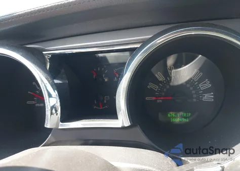 2008 Ford Mustang Gt Deluxe/Gt Premium z USA, uszkodzony, nr VIN 1ZVHT82H985151877